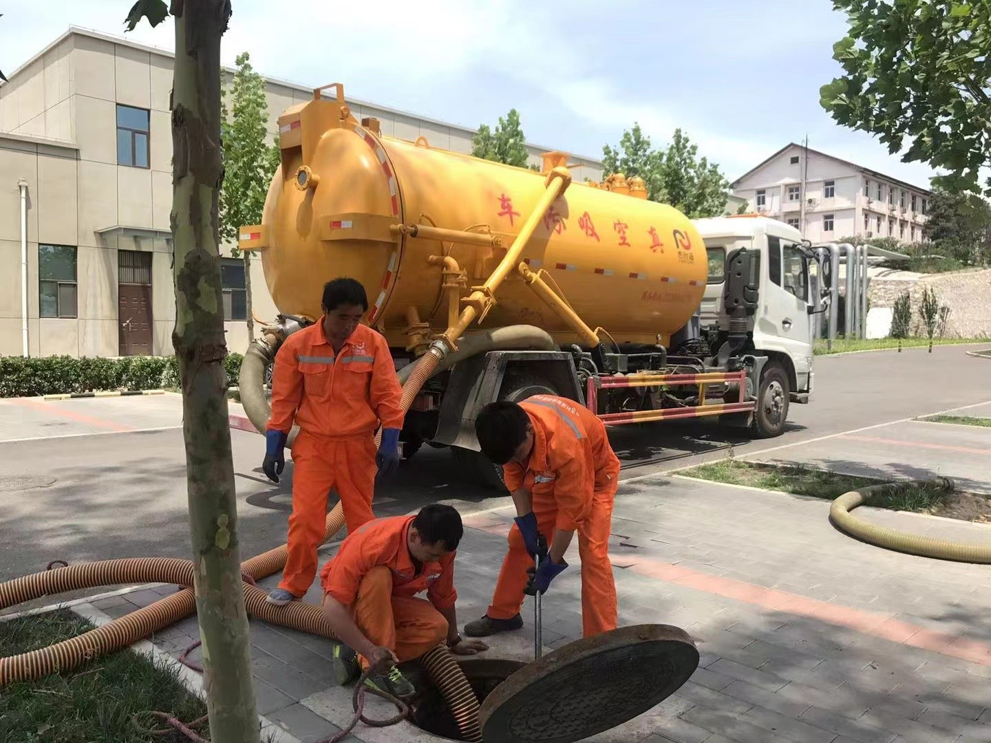 凉山化粪池清理与5-8吨吸粪车施工效率分析